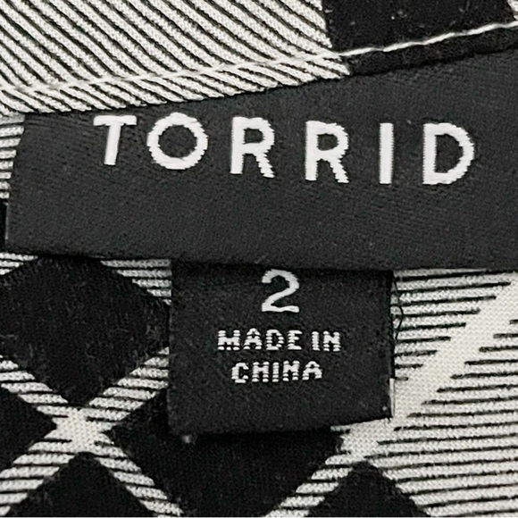 Torrid Babydoll Button Front Tunic - Picture 6 of 8